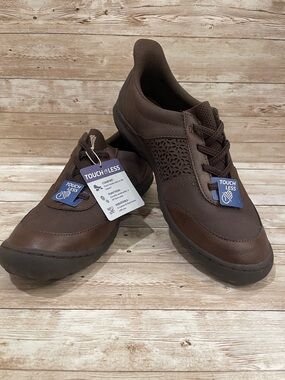 JBU Women’s Brown Lace-Up Comfort Sneakers with Laser-Cut Detail Size 8M NEW
